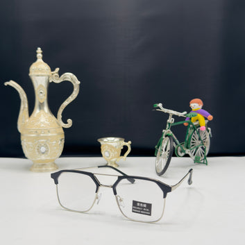 Classic Square Frame Sunglasses with Green Lenses – UV Protection